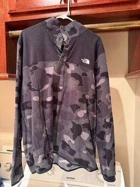 The North Face Men's Black and Gray Camo Zip-Up Fleece
